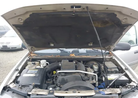 2005 Chevrolet Trailblazer Ls z USA, uszkodzony, nr VIN 1GNDT13S252167488